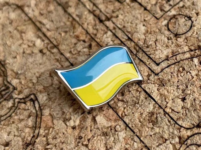 значки флажок - гос. флаг Украины - официальный символ государства