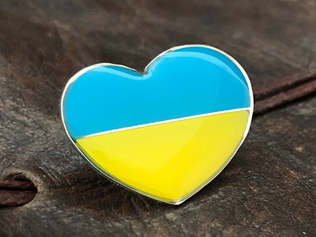 pins - heart with symbols of the flag of Ukraine