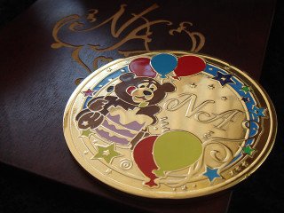 медаль - запрошення на день народження