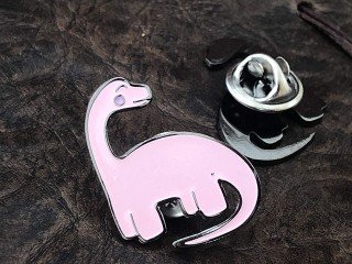 metal fashion pins, pins with enamel "Nessi"