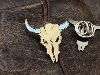 fashion pins "skull"