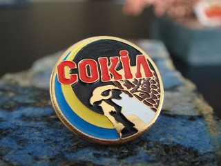 metal enamel pins "falcon"