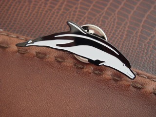 enamelled pins coated black nickel